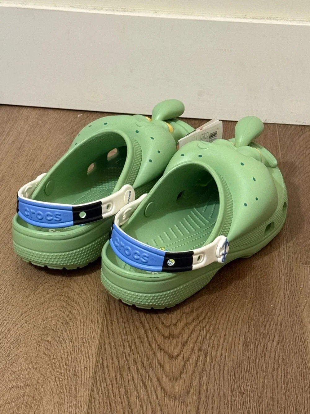BRAND NEW Crocs x SpongeBob Squidward Clog – COLLECTIBLE DROP (Women’s 8) - Picture 5 of 7